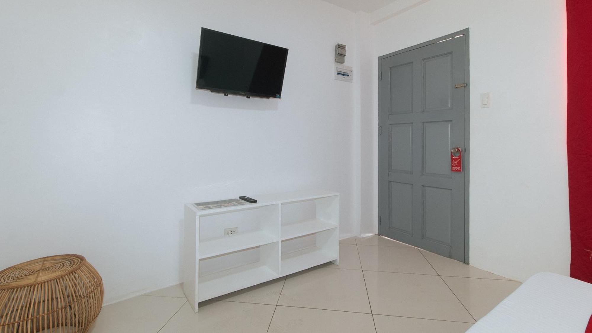 Reddoorz At Fat J Apartelle Mactan Cebu Extérieur photo