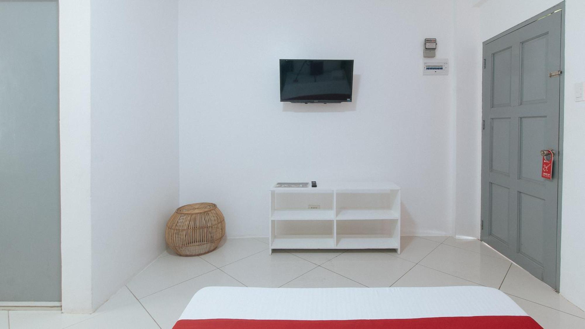 Reddoorz At Fat J Apartelle Mactan Cebu Extérieur photo