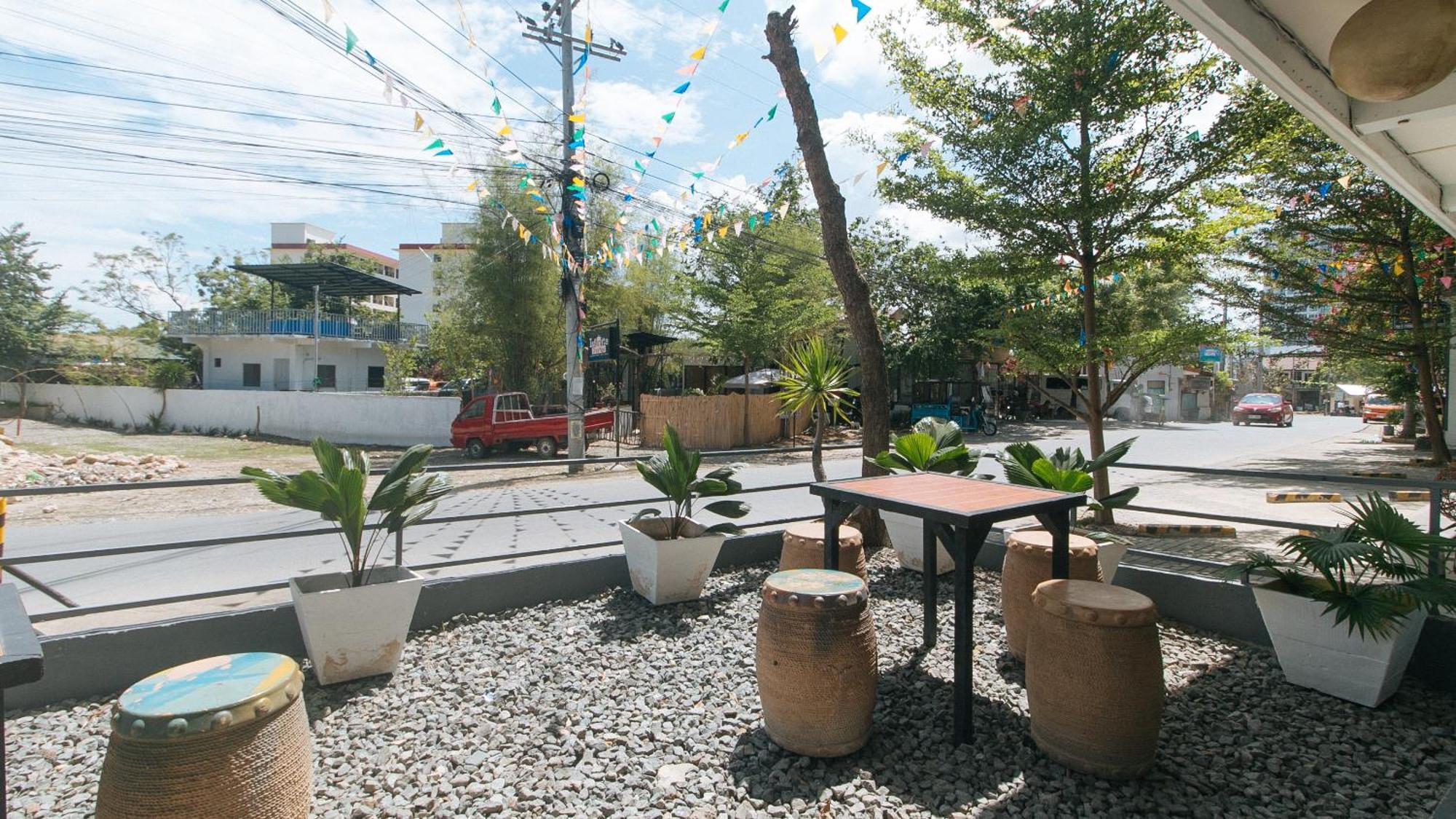 Reddoorz At Fat J Apartelle Mactan Cebu Extérieur photo